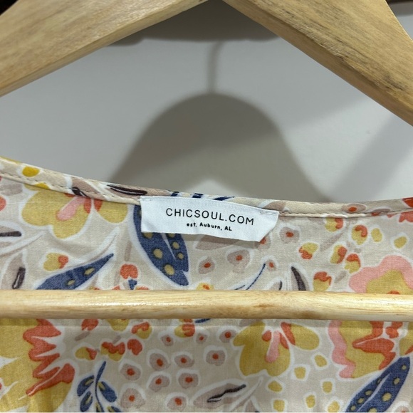 Plus Size Light Weight Floral Blouse - Picture 4 of 9